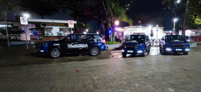 Com ajuda das câmeras na orla, guardas municipais de Santos detêm homem em flagrante por tráfico de drogas (1)