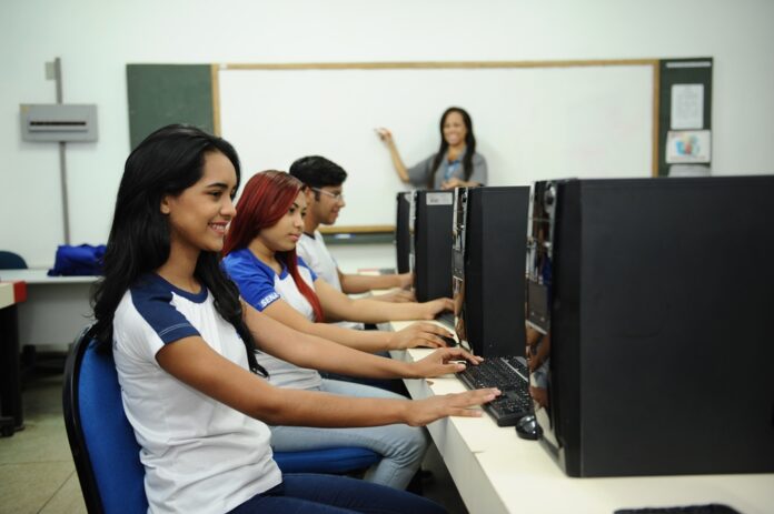 FIES abre inscrições para primeiro semestre de 2025