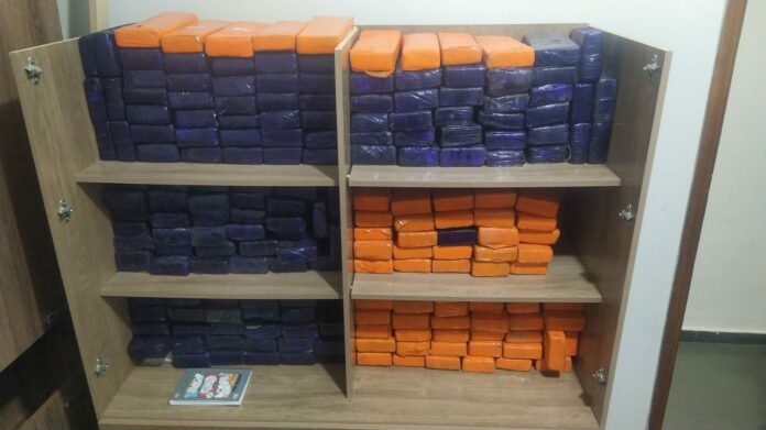 Droga estava no armário de uma casa na avenida Francisco de Angelis na Vila Marieta, em Campinas.