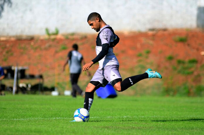 Ramon Carvalho vê ‘mental forte’ da Ponte e espera manter sequência em casa contra o Vila Nova. Foto: Marcos Ribolli/PontePress