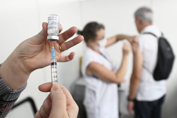 Campanha de vacinação contra a gripe encerra neste domingo