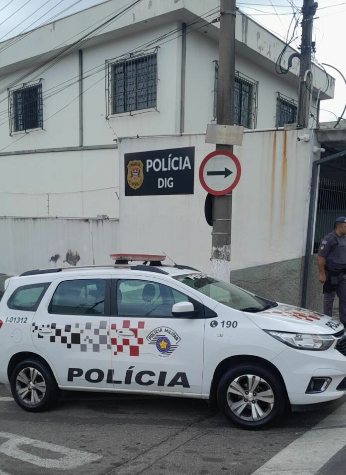 Homem suspeito de roubar farmácia e estorar funcionária é preso pela PM