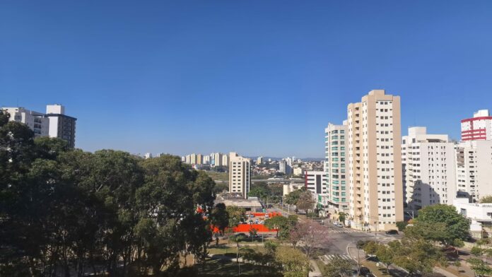 Noites ficam frias e dias quentes com aumento da amplitude térmica na região