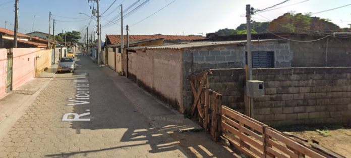 Jovem morre e homem fica ferido após serem baleados em Pindamonhangaba Jovem morre e homem fica ferido após serem baleados em Pindamonhangaba