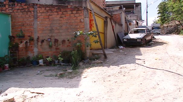 Prensada contra o muro: criança atropela recebe alta após 10 dias Prensada contra o muro: criança atropela recebe alta após 10 dias