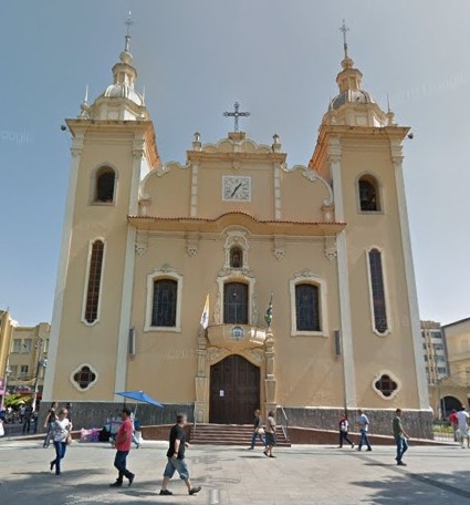 WhatsApp Image 2024-08-02 at 10.46.21 Mulher agride pessoas em praça de Taubaté após surto psicótico