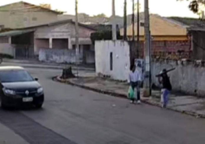 Idoso é assassinado na rua com paulada na cabeça