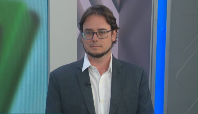 Pedro Tourinho explica ao vivo propostas à cidade de Campinas