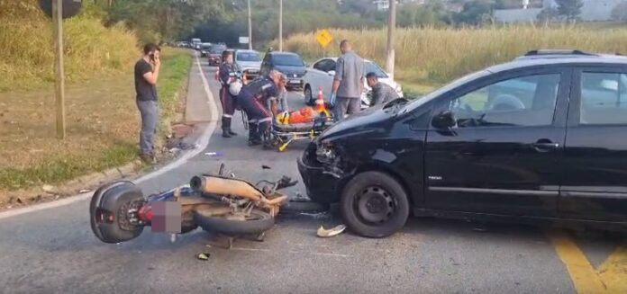 Motociclista fica ferido após colisão em Valinhos Motociclista fica ferido após colisão em Valinhos