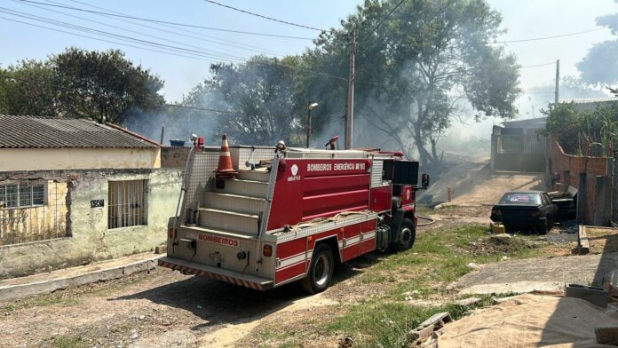 Mulher tenta improvisar cozinhando com lenha e provoca incêndio em Campinas
