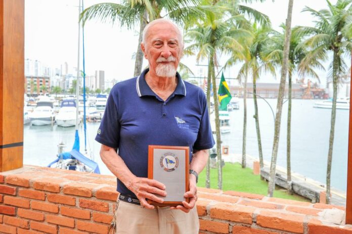 444515_1129543_1ds_2406_web_