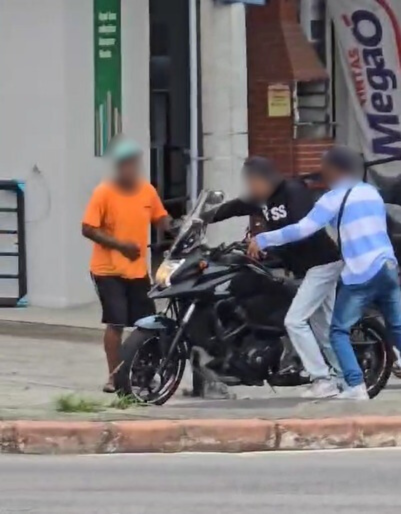 VÍDEO: Moto é roubada na zona sul de São José dos Campos
