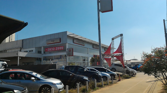 Duas caminhonetes são furtadas de concessionária da zona oeste de São José Duas caminhonetes são furtadas de concessionária da zona oeste de São José