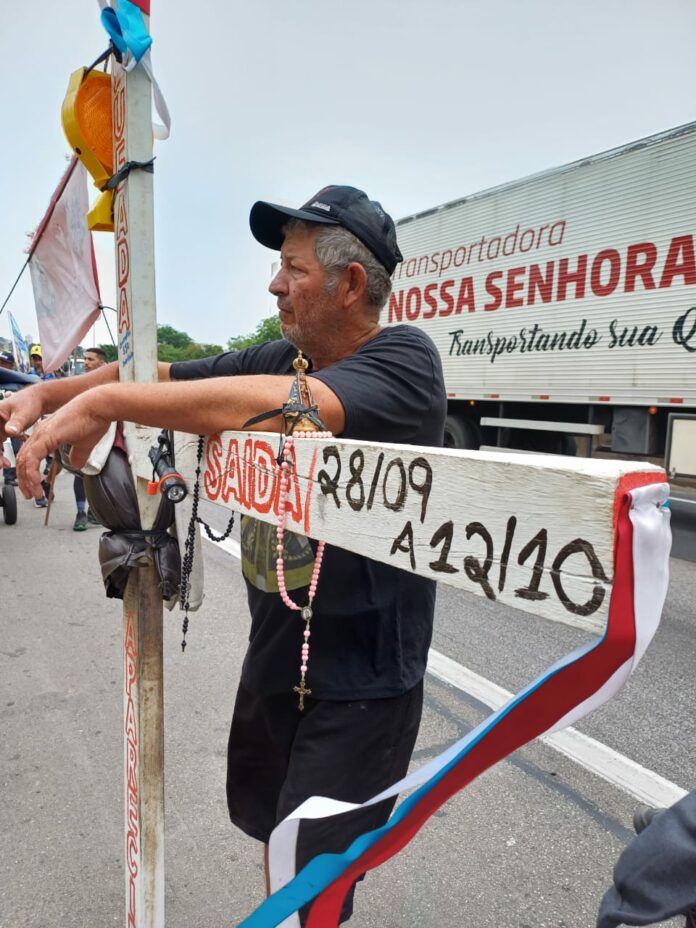 Mais de 12 mil romeiros já passaram pela Via Dutra rumo à Aparecida Mais de 12 mil romeiros já passaram pela Via Dutra rumo à Aparecida