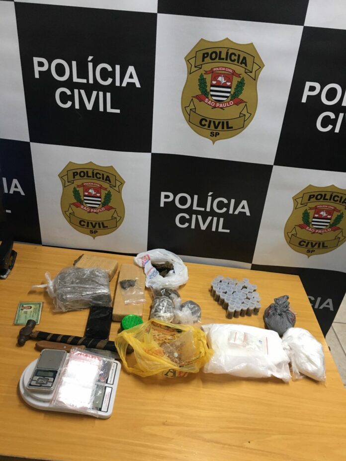 10 pessoas são presas em operação contra o tráfico de drogas em Taubaté