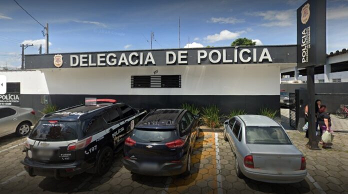 Homem é preso após atacar vizinho com facão em Tremembé Homem é preso após atacar vizinho com facão em Tremembé