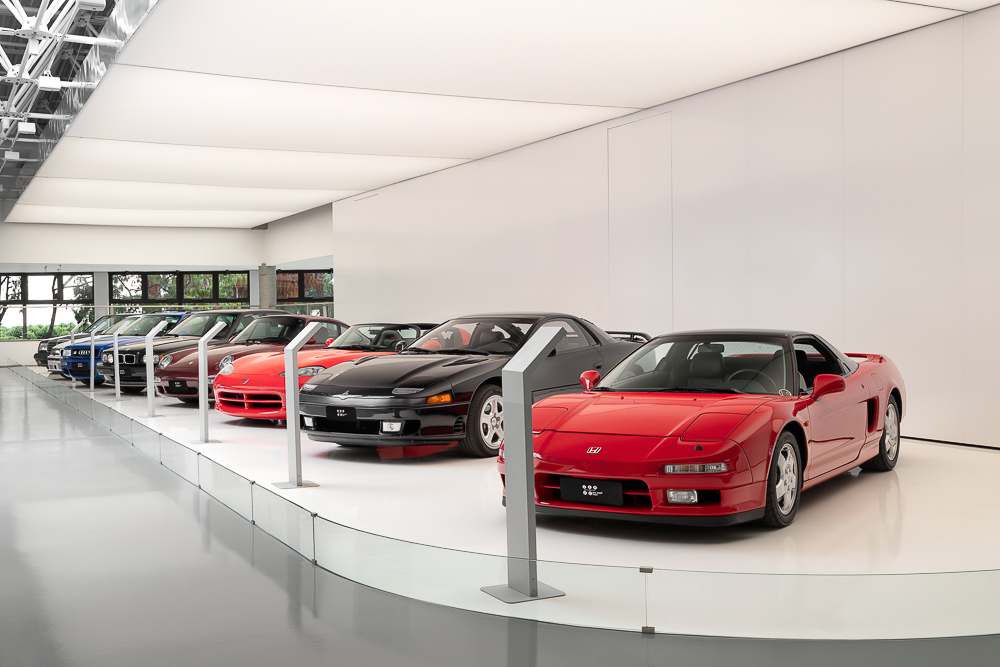 Museu com exposição de carros antigos e novos é aberto ao público em ...