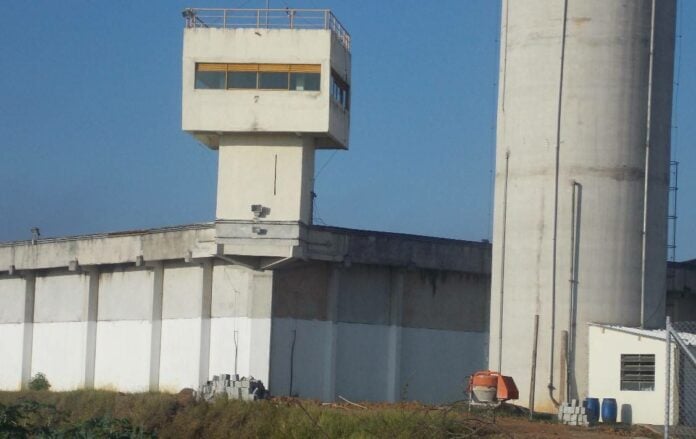 Preso é recapturado após escalar alambrado e fugir da Penitenciária 2 de Potim Preso é recapturado após escalar alambrado e fugir da Penitenciária 2 de Potim