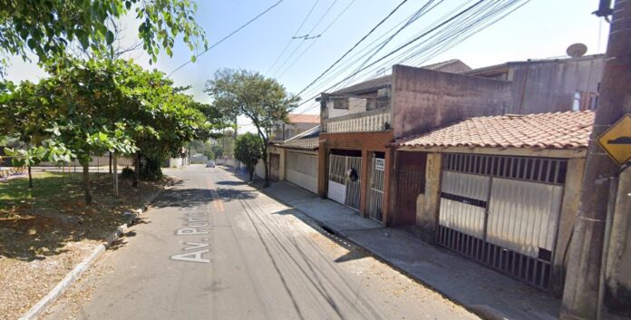 Padrasto e enteado se esfaqueiam durante briga na zona leste de São José dos Campos