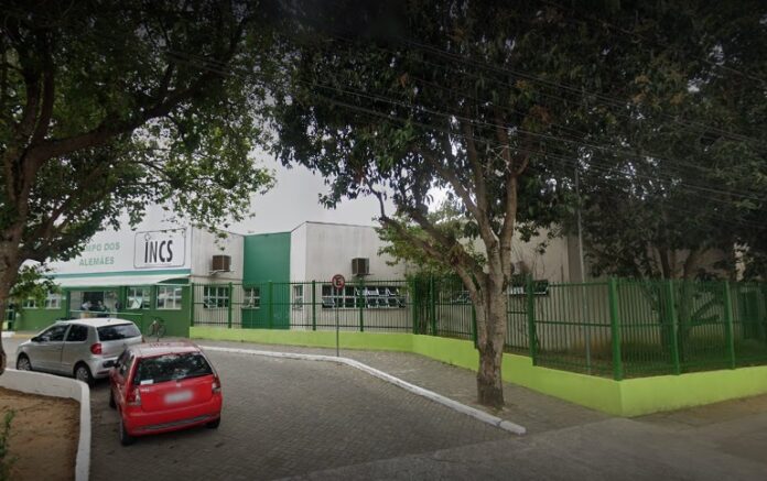 Mulher de 32 anos é presa por injúria racial contra funcionário de UPA da zona sul de São José