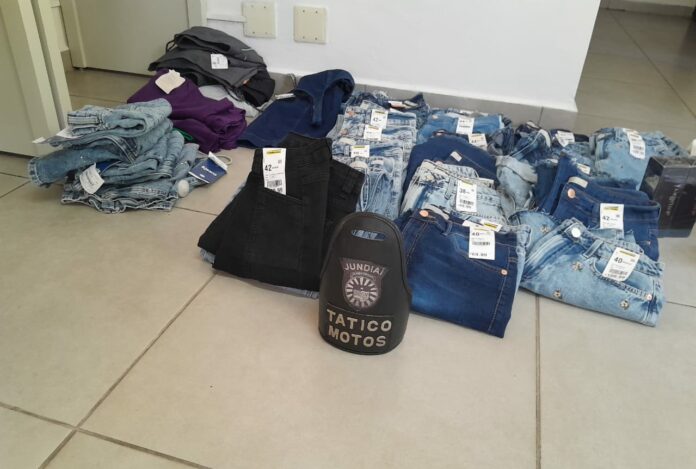 Quadrilha é presa após furtar quase R$ 20 mil em roupas de shopping em Jundiaí