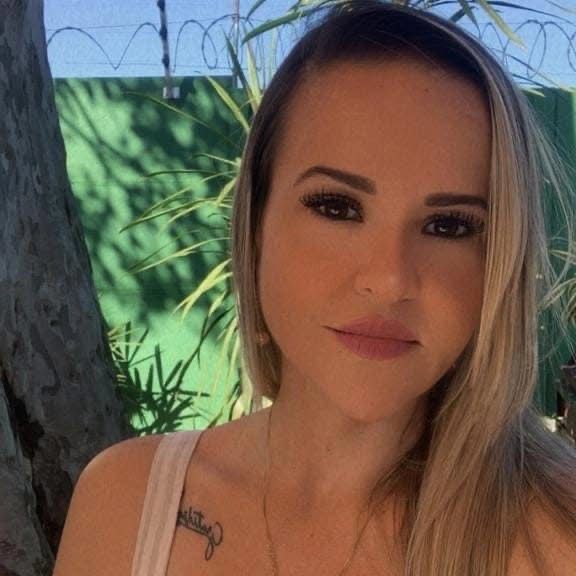 Após ser liberado da delegacia, homem suspeito de ter matado a esposa a facadas em São José é preso Após ser liberado da delegacia, homem suspeito de ter matado a esposa a facadas em São José é preso