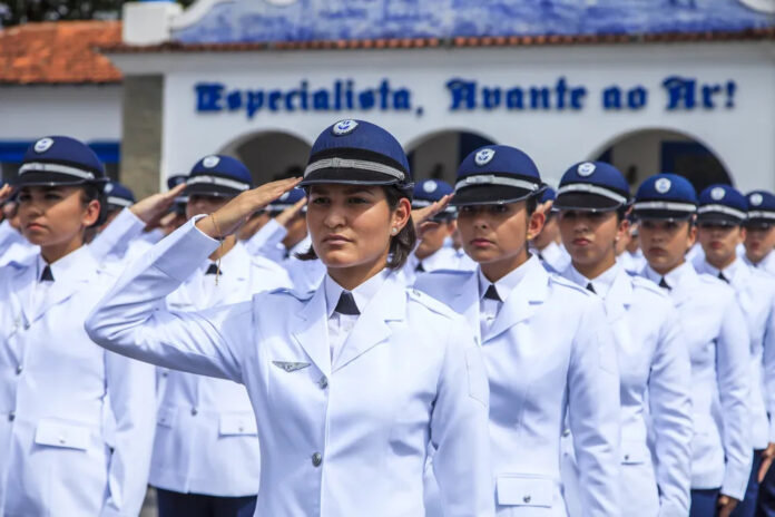 Mulheres de Guaratinguetá já podem se alistar para a Aeronáutica; veja como funcionam as inscrições