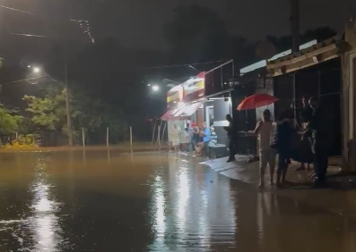 ALAGAMENTO SUMARÉ 2 Sumaré registra pontos de alagamento e pessoas ilhadas após fortes chuvas