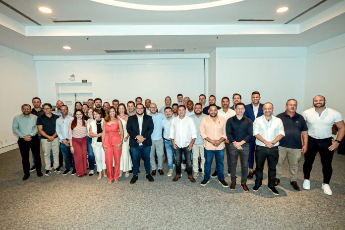 Prefeito e vice de Paulínia reúnem secretariado e vereadores debater projetos para a cidade Prefeito e vice de Paulínia reúnem secretariado e vereadores debater projetos para a cidade