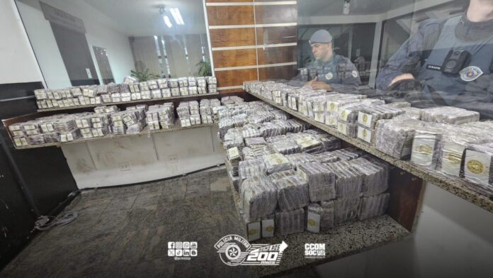 PM apreende quase 4 mil tabletes de maconha que seriam vendidos no Vale do Paraíba