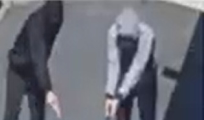 VÍDEO: Polícia divulga vídeo que mostra execução de homem na região sul de São José; um suspeito é procurado