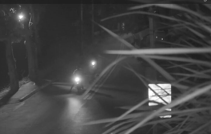 VÍDEO: Polícia prende dupla suspeita de matar homem e balear mulher na virada do ano em São José VÍDEO: Polícia prende dupla suspeita de matar homem e balear mulher na virada do ano em São José