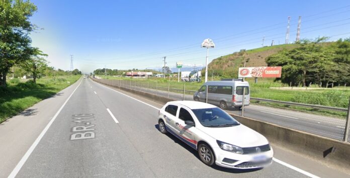 Mulher morre após ser atropelada na Dutra, em Aparecida Mulher morre após ser atropelada na Dutra, em Aparecida