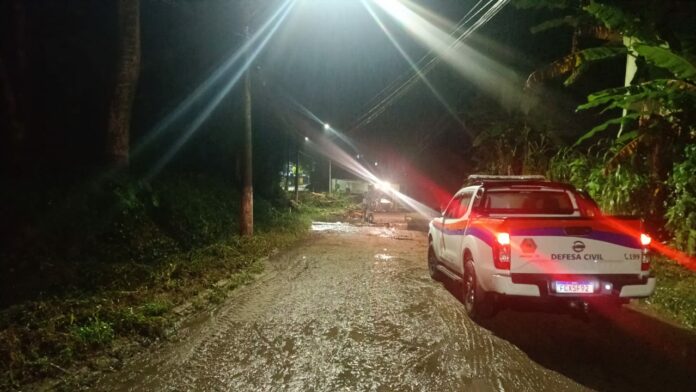 Chuva forte causa transtornos em Ubatuba; cidade registrou maior acumulado do Estado Chuva forte causa transtornos em Ubatuba; cidade registrou maior acumulado do Estado