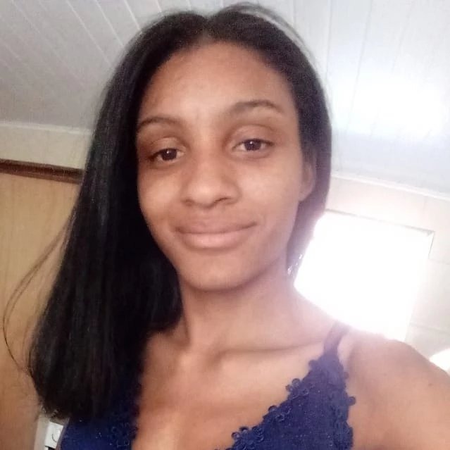 Mulher de 23 anos é morta após ser esfaqueada em Caraguatatuba Mulher de 23 anos é morta após ser esfaqueada em Caraguatatuba