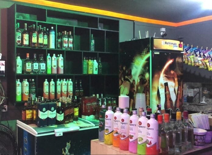 Polícia Civil descobre esquema de falsificação de bebidas alcoólicas em Piracicaba Polícia Civil descobre esquema de falsificação de bebidas alcoólicas em Piracicaba