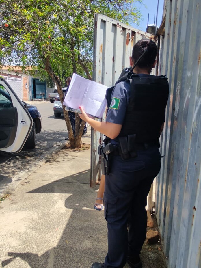 Mulher aciona botão SOS depois de ex a ameaçar de morte; ele foi preso Mulher aciona botão SOS depois de ex a ameaçar de morte; ele foi preso