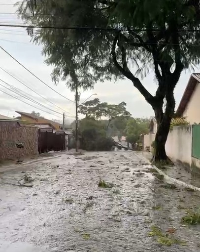 Temporal causa estragos em São José dos Campos Temporal causa estragos em São José dos Campos