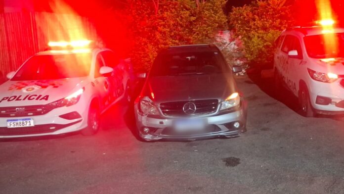 Perseguição a carro roubado termina com prisão de suspeito dentro de matagal em Campinas Perseguição a carro roubado termina com prisão de suspeito dentro de matagal em Campinas