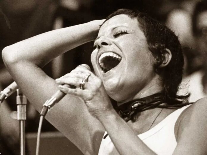 Novabrasil leva ouvintes ao show dos 80 anos de Elis Regina