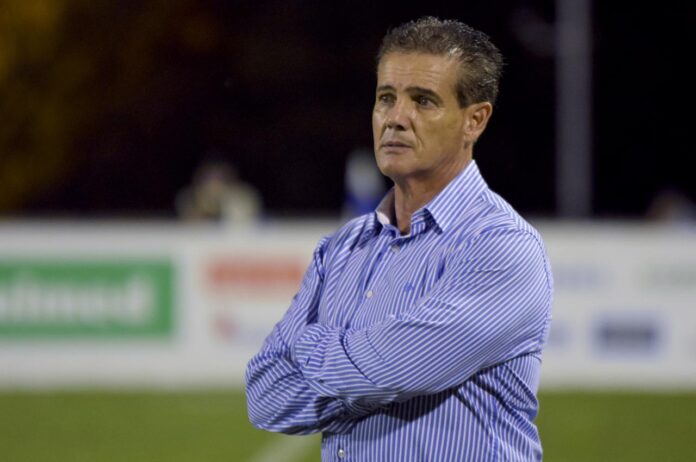 Um dia após demitir treinador, São José fecha a contratação de Paulo Roberto para o restante da temporada