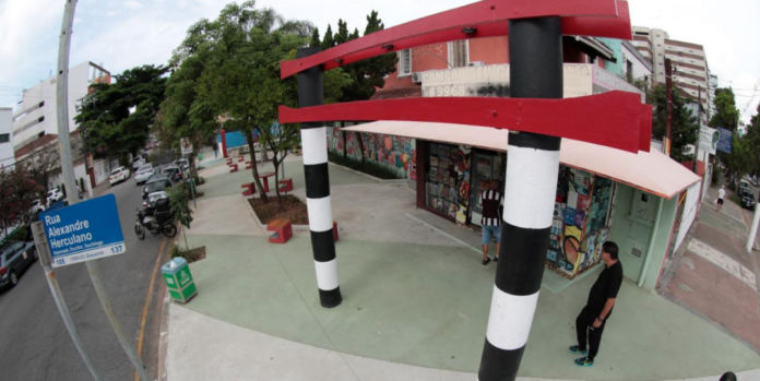 PRAÇA BOQUEIRÃO EM SANTOS