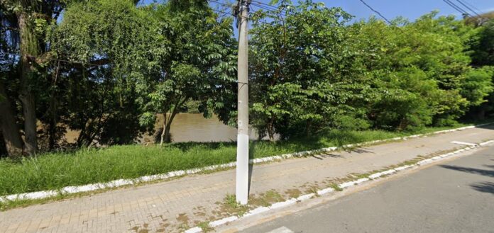 Bombeiros encontram corpo de homem de 60 anos que se afogou em rio, em Guaratinguetá Bombeiros encontram corpo de homem de 60 anos que se afogou em rio, em Guaratinguetá