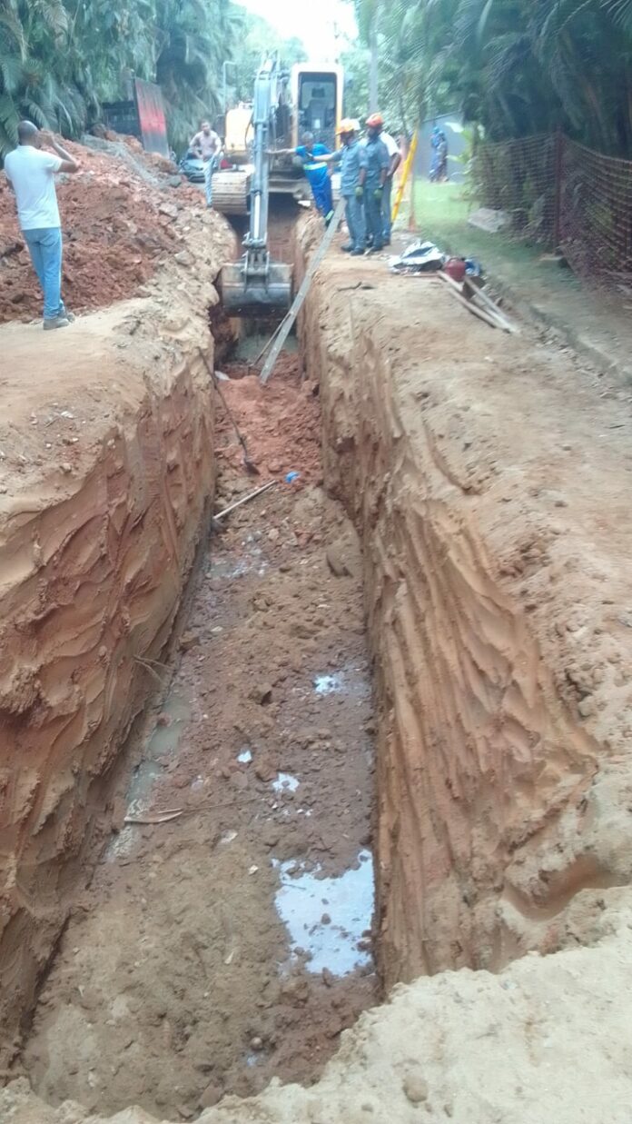 Dois trabalhadores morrem soterrados em obra da Sabesp em Ubatuba Dois trabalhadores morrem soterrados em obra da Sabesp em Ubatuba