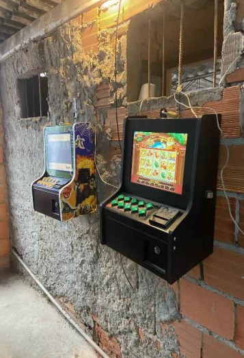 Operação da Polícia Civil apreende duas máquinas caça-níquel em São José Operação da Polícia Civil apreende duas máquinas caça-níquel em São José