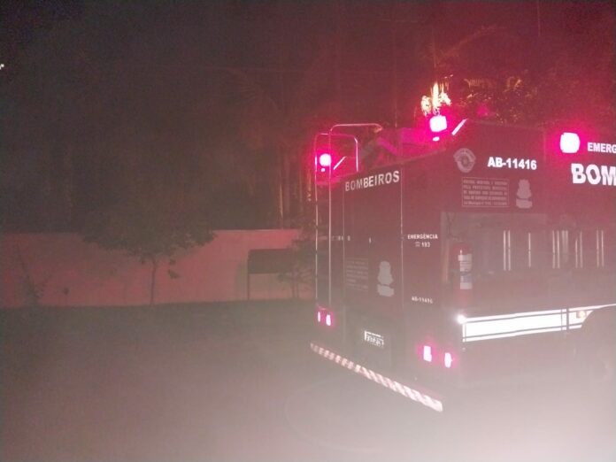 Residência de luxo pega fogo em Ubatuba Residência de luxo pega fogo em Ubatuba