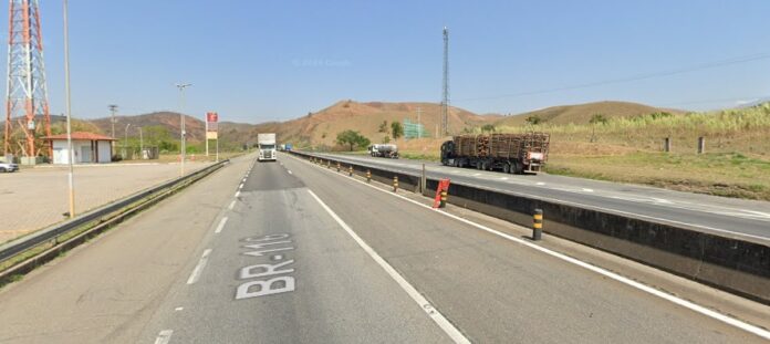 Trânsito na Dutra é interrompido após cabine de carreta pegar fogo em Lavrinhas Trânsito na Dutra é interrompido após cabine de carreta pegar fogo em Lavrinhas
