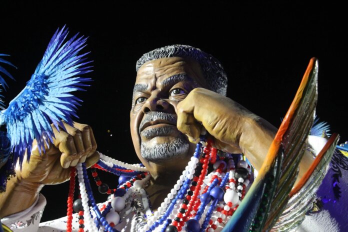 Beija-flor e Salgueiro arrepiaram a Marquês de Sapucaí em segundo dia de desfiles no Rio