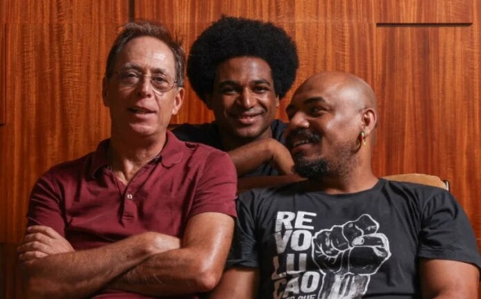 ‘Dias Sem Glória’ reúne o melhor das provocações do ator Pedro Cardoso e do jornalista Aquiles Marchel Argolo