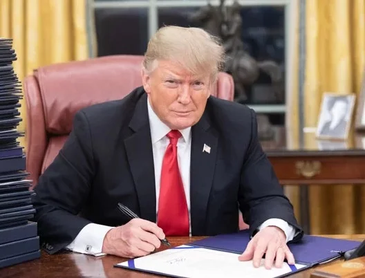 Tarifas Trump criam tensão global e podem impactar economia brasileira